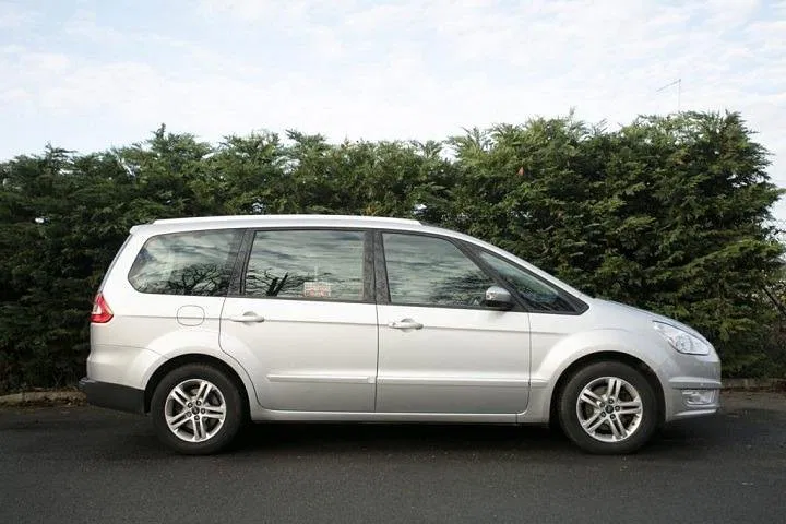 Effortless Airport Transfers: Heathrow to Gatwick Private Ride