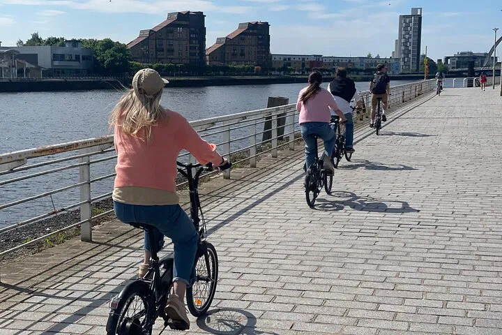 Glasgow E-Bike Adventure: Explore History & Culture on Two Wheels!