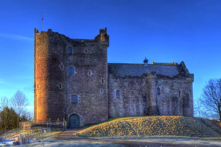 Relive TV History: Game of Thrones & Outlander Small Group Tour from Edinburgh