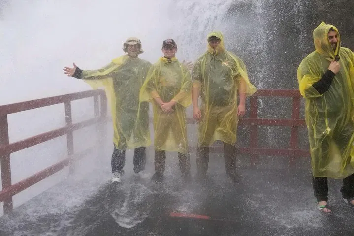 Cave of the Winds: Niagara Falls Adventure Tour