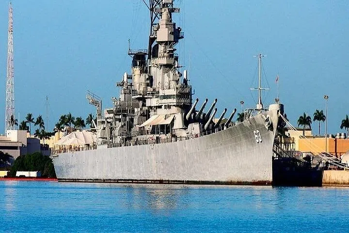 Oahu's Iconic Journey: Pearl Harbor & Island Highlights from Kauai