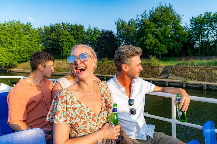 York's Happy Hour Cruise: Stunning Views & Refreshing Fun!