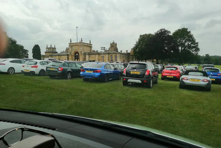 Unveiling History: A Luxurious Cotswolds & Blenheim Palace Day Trip