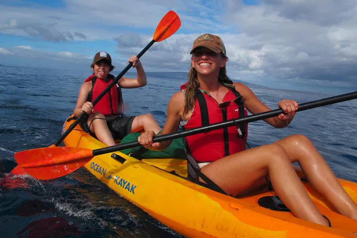 Maui's Turtle Paradise: Kayak & Snorkel Adventure!