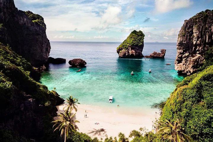 Island Hopping Adventure: Phi Phi & Khai Islands Speedboat Tour
