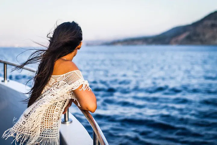 Seamless City Escape: Private Transfer from Berlin to Nuremberg River Cruise