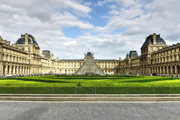 Louvre Museum: Skip the Line Guided Tour