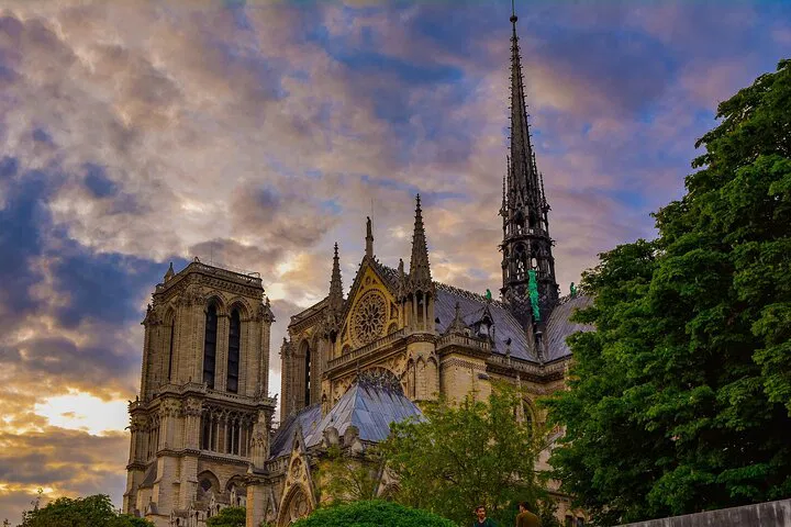 Unveiling Parisian History: Sainte Chapelle & Notre Dame Exploration