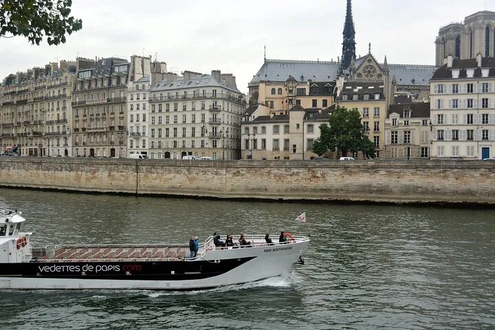 Paris in a Day: Cruise, Lunch & Private Tour Extravaganza!