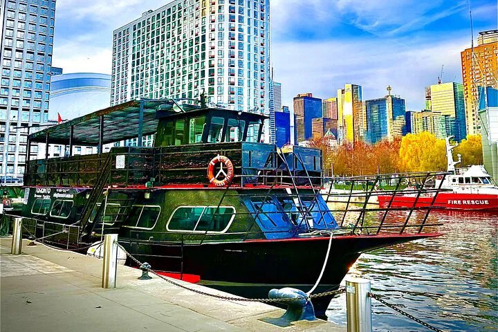 Toronto Boat Cruise: Skyline Views & Island Bliss