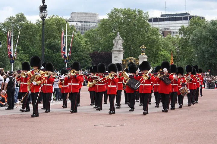 Royal London: Witness Changing of the Guard & Westminster Wonders!