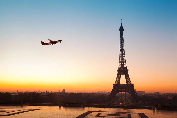 Paris Private Airport Transfer: Arrive in Style and Comfort
