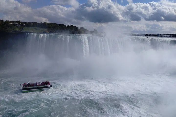 Maid of the Mist Boat Ride & Niagara Falls Guided Tour