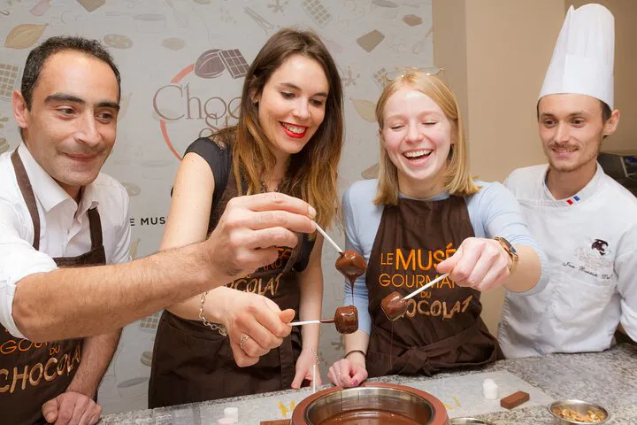 Unleash Your Inner Chocolatier: A Parisian Chocolate-Making Adventure!