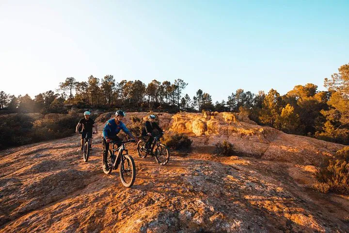 Electric Mountain Bike Adventure: Explore Luberon's Ochre Trails