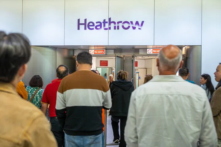 Heathrow Airport Taxi: Private Transfer to London