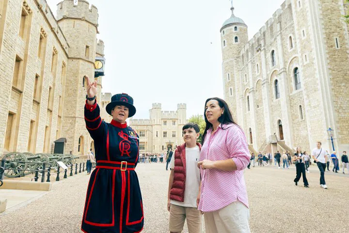 Tower of London: Skip-the-Line Ticket to Crown Jewels!