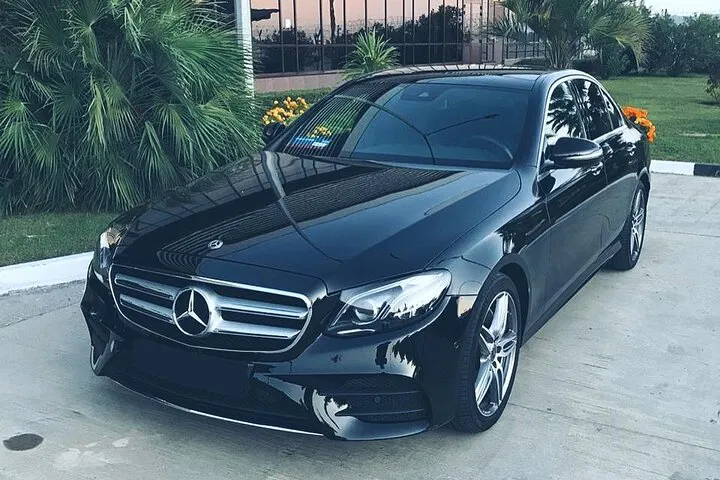 Stress-Free Paris Arrival: Private Airport Transfer