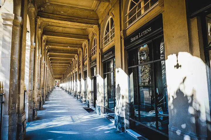 Unlock Paris's Secrets: A Covered Passages Escape Game Adventure!