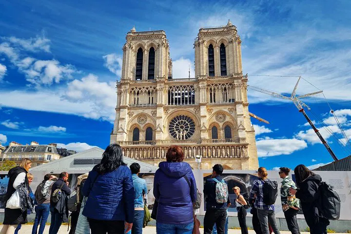 Notre Dame Exterior Tour: Expert Guide & Interior Access