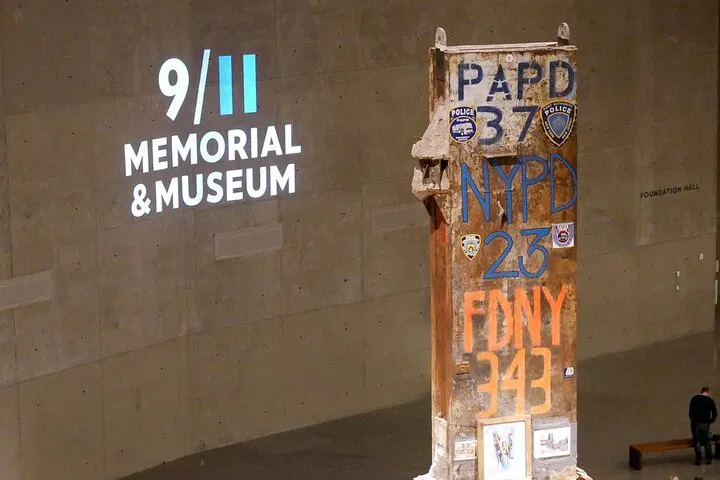 Manhattan Landmarks & 9/11 Museum: A Moving Historical Journey