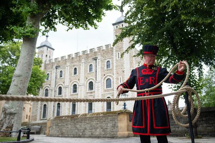 Tower of London: VIP Tour, Crown Jewels & Beefeater