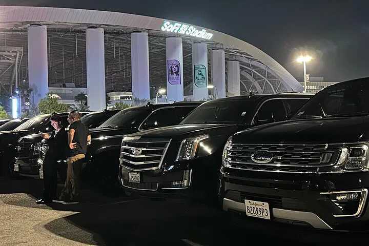 Luxury LAX Transfers: Arrive Refreshed with a Private Chauffeur