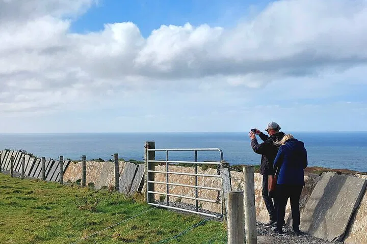 Luxury Cliffs of Moher: Private Limousine Day Tour from Galway