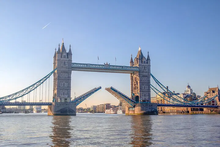 Unveiling London, Greenwich & Canterbury: A Bespoke Historical Odyssey