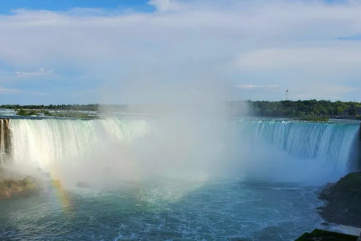 Discover Niagara Falls: A Personalized Spanish-Language Adventure