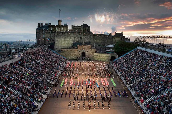 Edinburgh's Royal Grandeur: Tattoo, Castle & Rosslyn Chapel