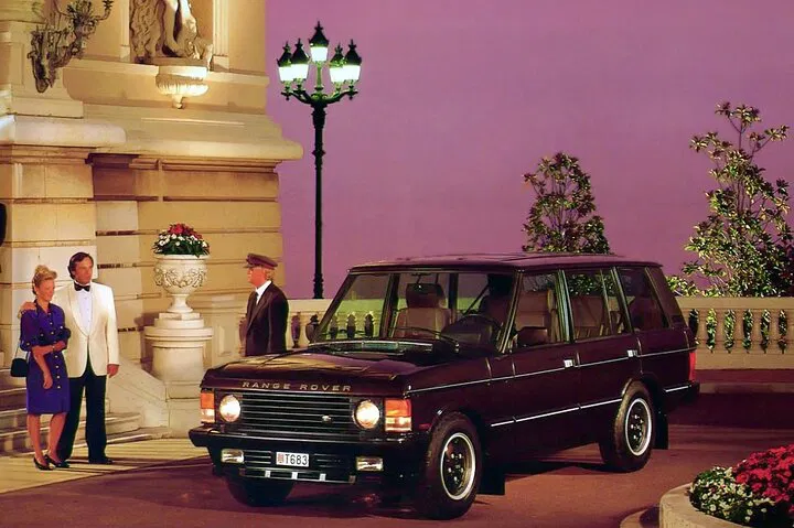 Paris Chic Classic Car Tour: Rediscover the City of Lights in Style