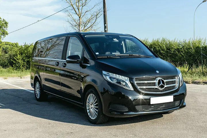 Stress-Free Disneyland Paris to City Transfer: Private Car/Van Service