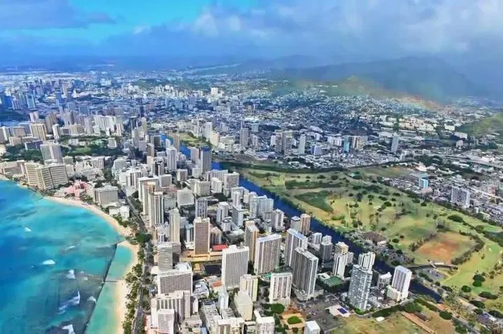 Journey Through Time: Pearl Harbor & Honolulu City Tour from Maui