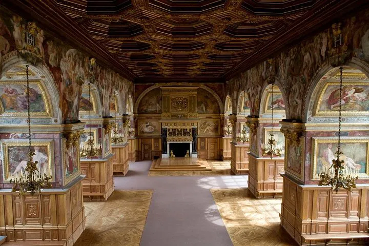 Fontainebleau Palace: Unveiling Royal History with Private Minivan Tour