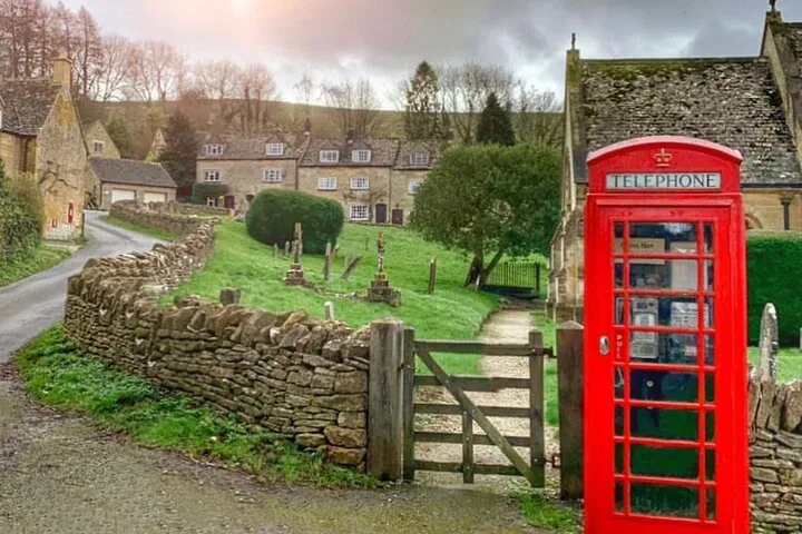Uncover Royal History and Charming Villages: A Windsor & Cotswolds Day Trip