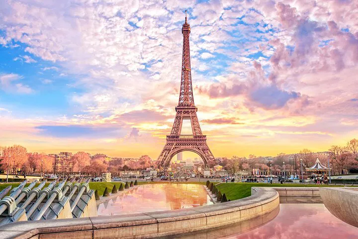 Eiffel Tower Lunch: A Parisian Culinary Delight with Panoramic Views