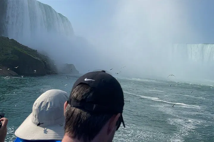 Niagara Falls Evening Tour: Maid of the Mist Ticket Included!