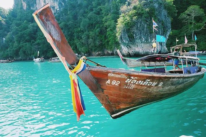 Discover Krabi's Hidden Gems: Hong Island Private Longtail Boat Tour