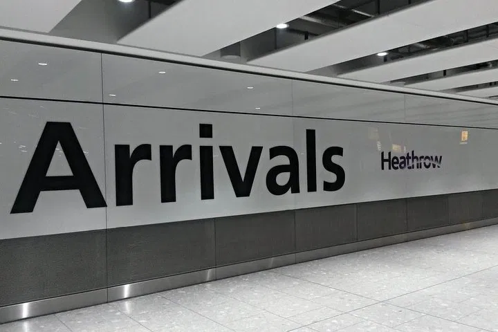 Stress-Free Heathrow Arrival: Private Minivan Transfer to London