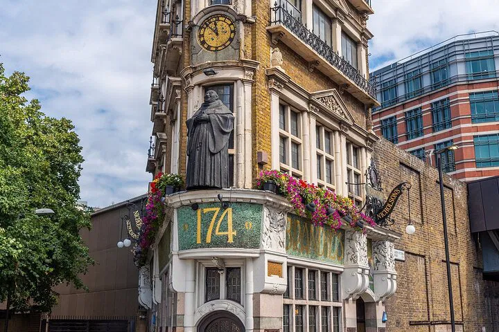 Discover Shakespeare's London: A Private French Tour