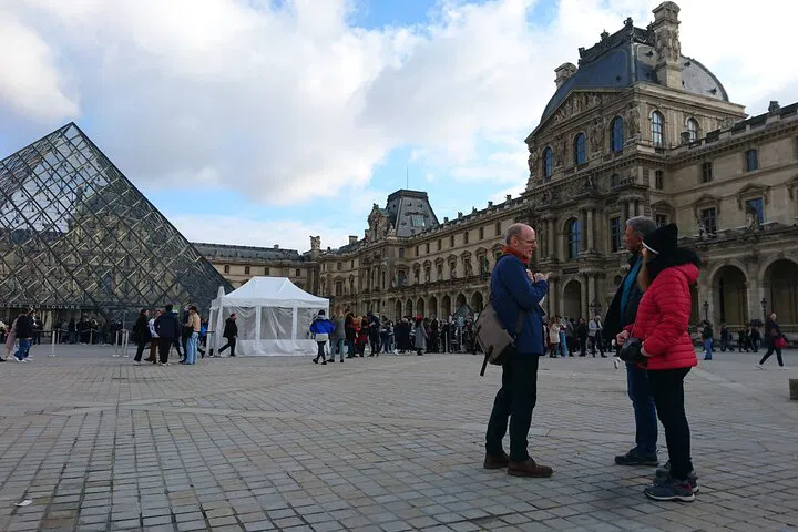 Unlock Louvre's Secrets: A Private Guided Tour to Masterpieces!