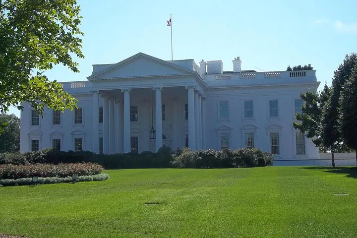 Uncover DC's History: Your Personal Audio Adventure!