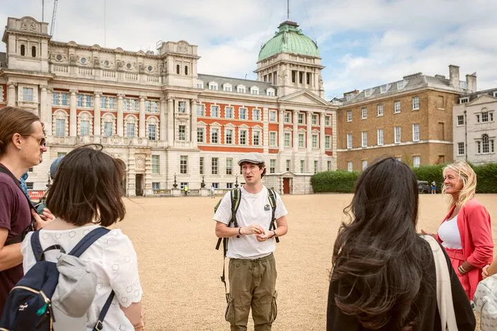 Palaces & Parliament: Private London Walking Tour