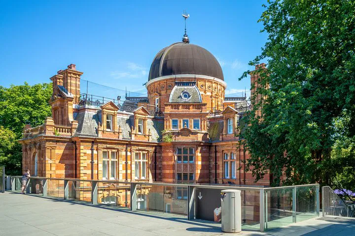 Unlock Greenwich's Treasures: A Personalized Historical Thames Adventure