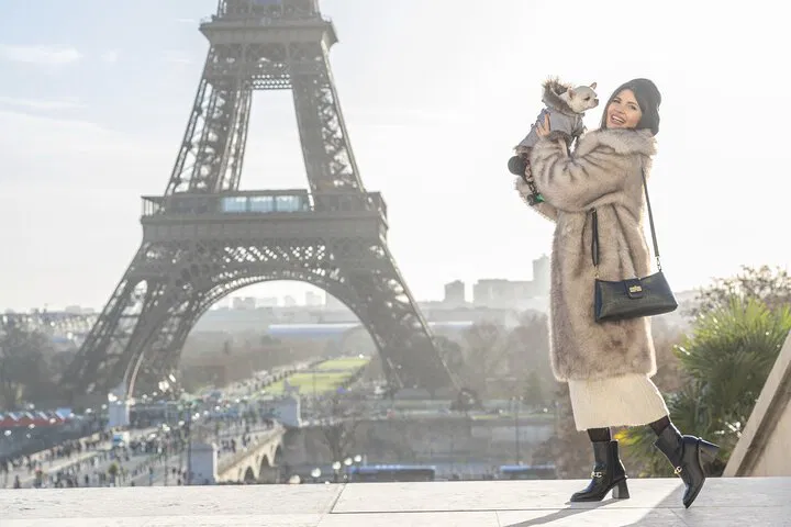 Capture Your Parisian Dream: Affordable Photo Shoot with Nina Khalfa