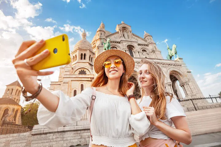 Uncover Montmartre's Bohemian Secrets: A Private Walking Tour