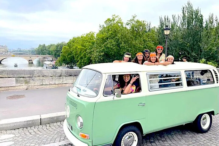 Paris in a Classic Van: An Unforgettable Guided Tour