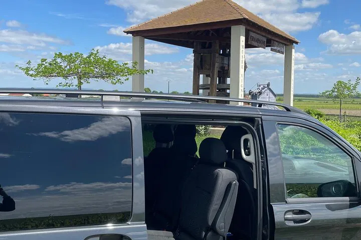 Paris to Champagne: Private Transfer to Reims & Épernay
