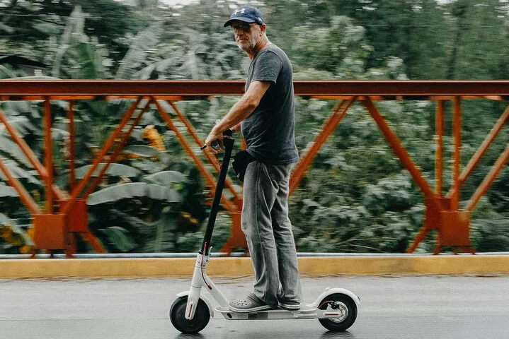 Berlin E-Scooter Adventure: Explore History & Hidden Gems in Small Groups!